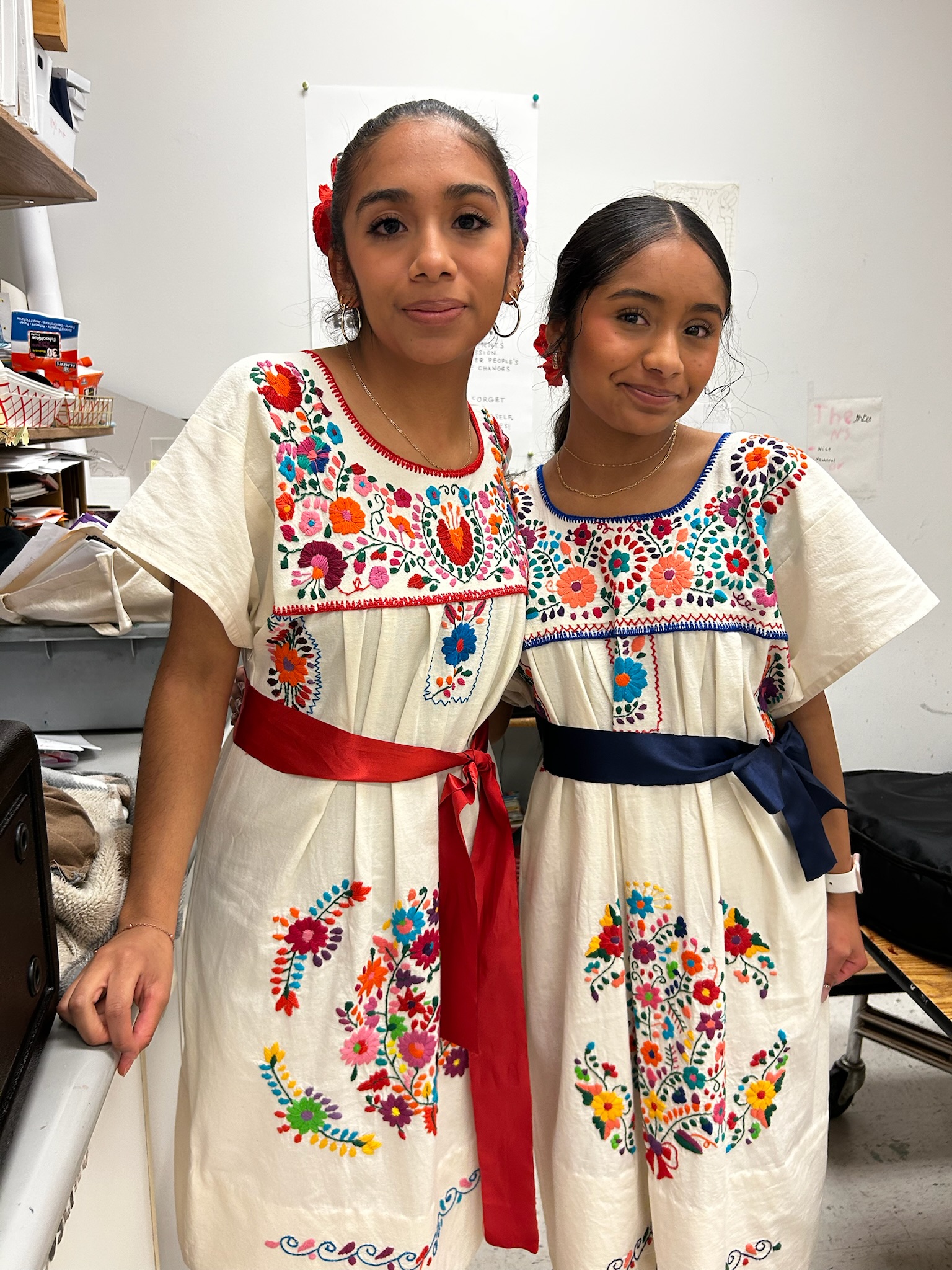Ballet folklorico dancers